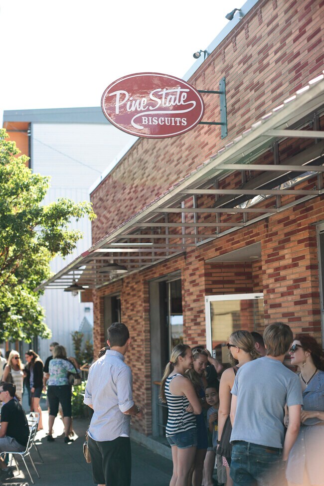 Photo - 4832 NE 21st Ave (Alberta) Unidad B