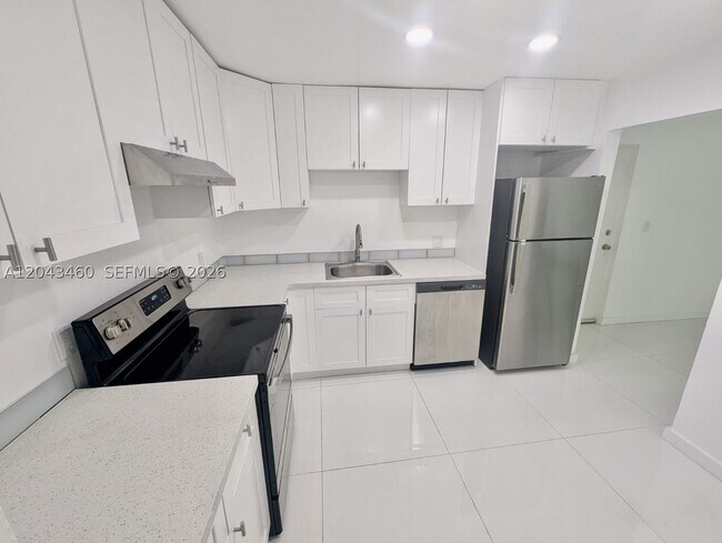 Photo - 700 SE 2nd St Unit 313