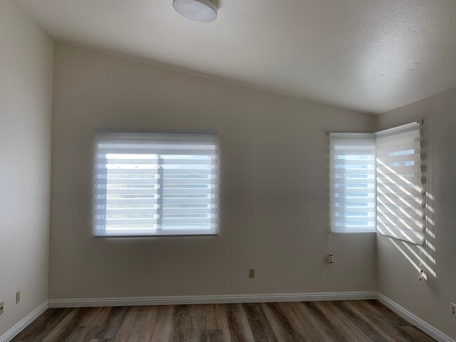 Master bed room - 10734 Chinon Cir