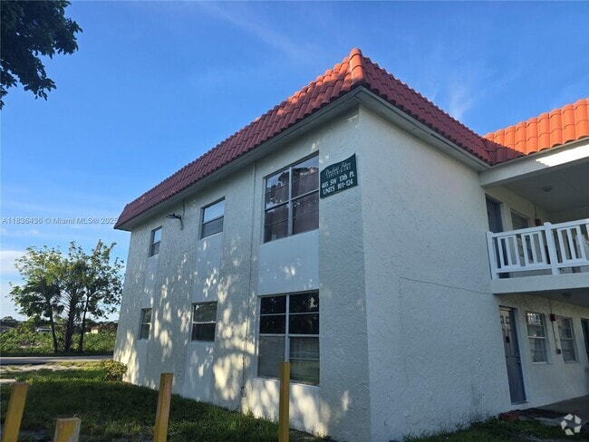 Building Photo - 405 SW 13th Pl Unit 115 Rental