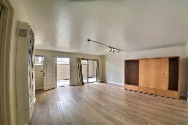 Photo - 1907 Greenwich St