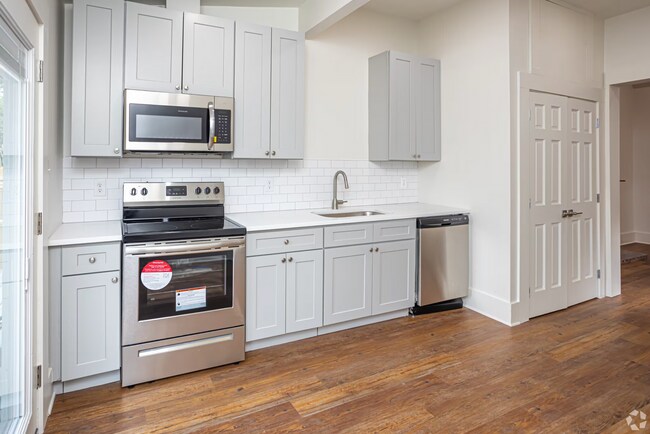 Photo - Newly Renovated Uptown Apt near Prytania St Unit 1220
