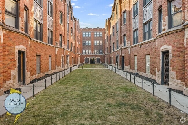 Building Photo - 5250 S Drexel Ave Rental