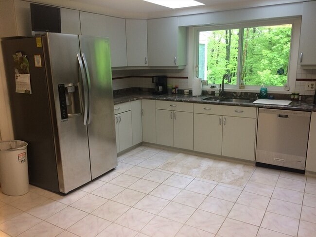 Photo - 83 Helena St