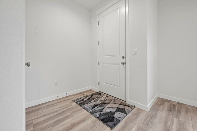 Photo - 18006 NE 47th Ave