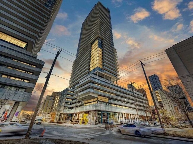 Photo - 161 Roehampton Av Unit 1-Bed Plus Den