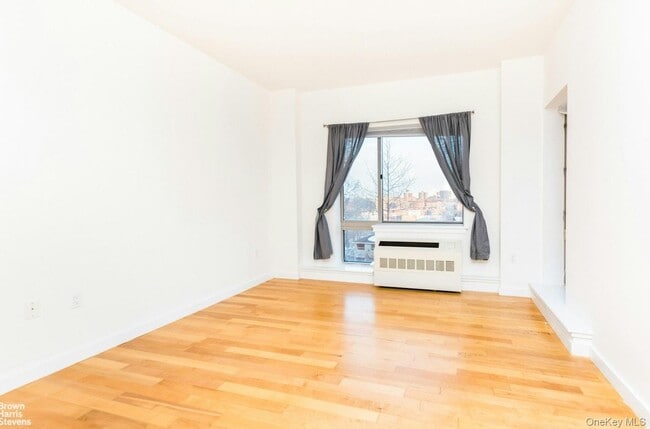 Photo - 3585 Greystone Ave Unit 4B