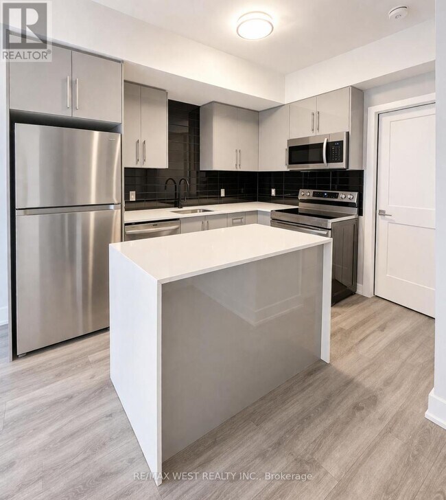 Photo - 6065 McLeod Rd