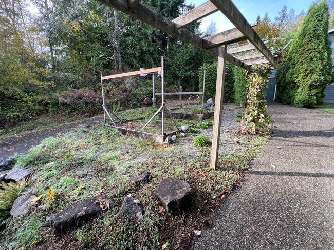 Photo - Southworth Hideaway Available Now! Small Pets Okay! 2 Br for Rent!