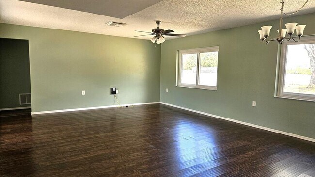 Photo - 1524 Newhope Rd