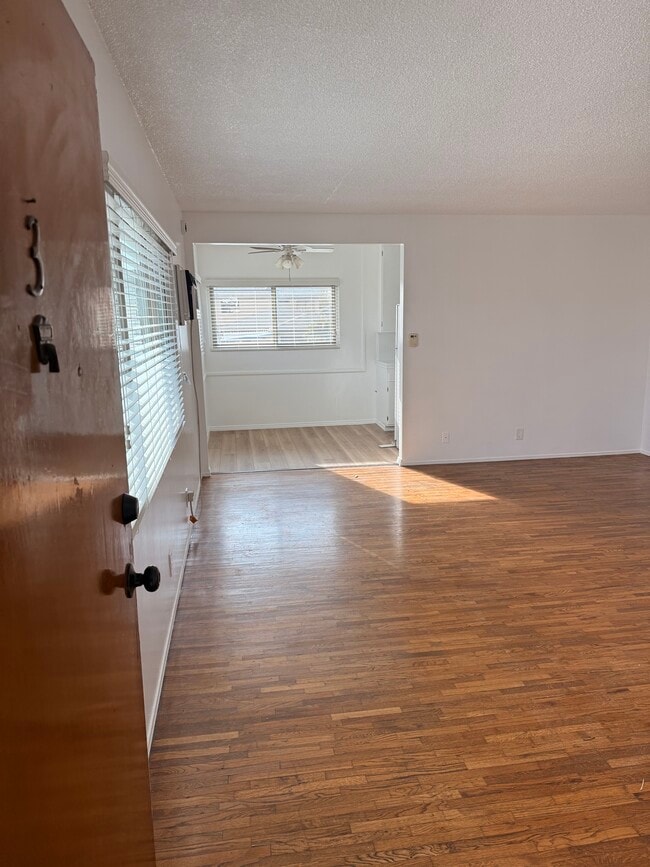 Photo - 3632 Greenfield Ave Unidad 3