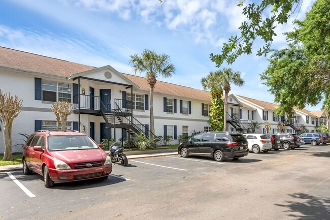 Spacious 2/2 Condo In Lancelot at Winter Park - Spacious 2/2 Condo In Lancelot at Winter Park Unit B204
