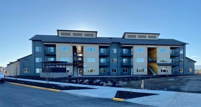 Building Photo - 21206 Thornhill Ln Unit #21206