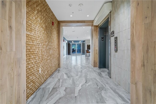 Photo - 160 School St