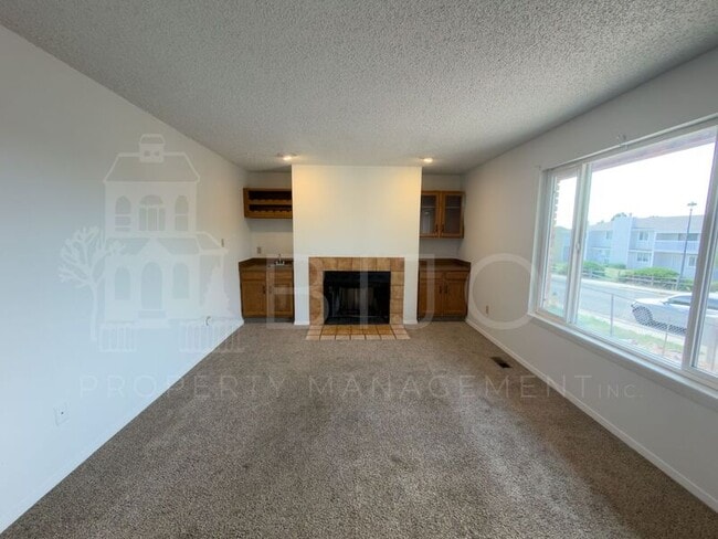 Photo - 2405 Split Rock Dr