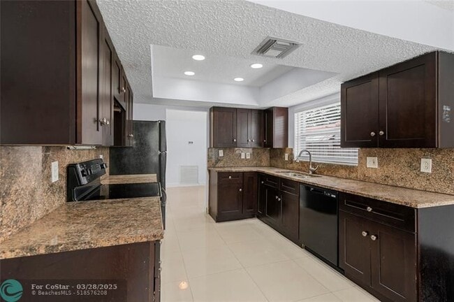 Photo - 842 SW 68th Ave