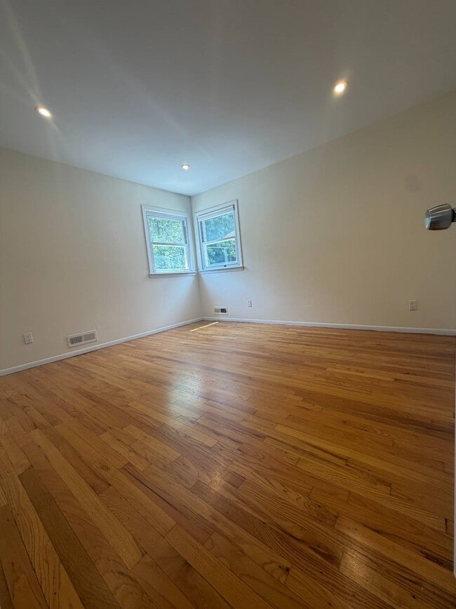 Photo - 268 Chesterton Ave