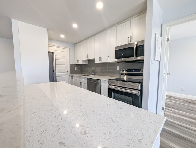 Photo - 2 Bedroom Unit, Family Neighborhood, Close to Schools Unité 205