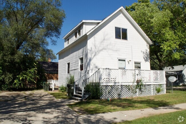 Building Photo - 654 E Isabella Ave Unit 2 Rental