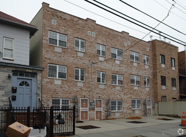 Photo - 741-745 E 217th St