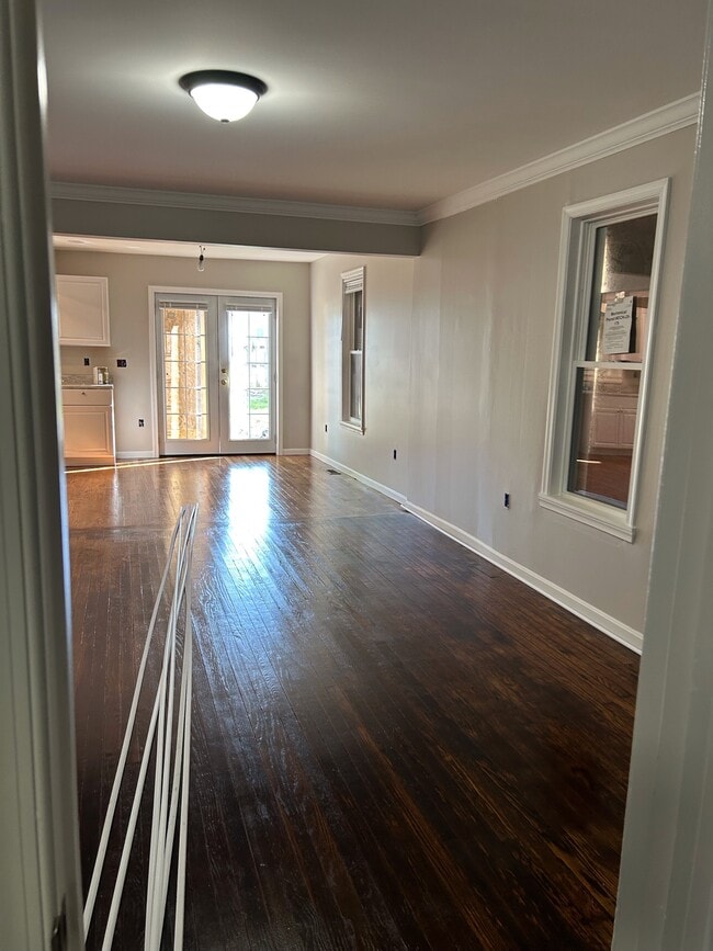 Photo - 381 National Ave