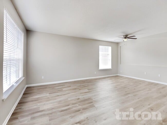 Photo - 10818 Birchard Ln