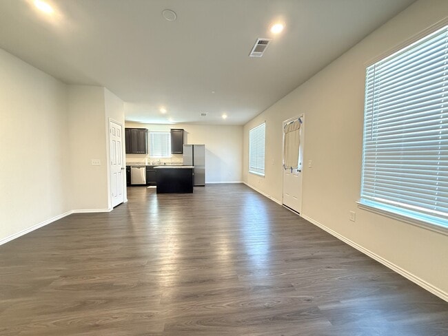 Photo - 5911 Dry Brush Pl