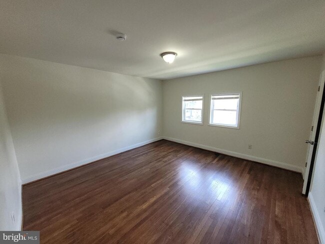 Building Photo - 423 Mellon St SE Unit 3 Rental