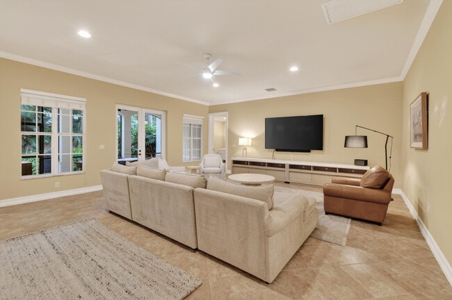 Photo - 353 Chambord Terrace