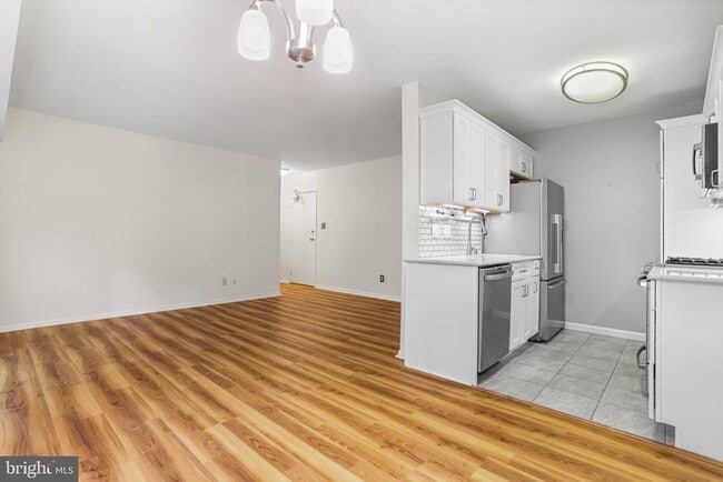 Photo - 4917 Americana Dr Unit T6