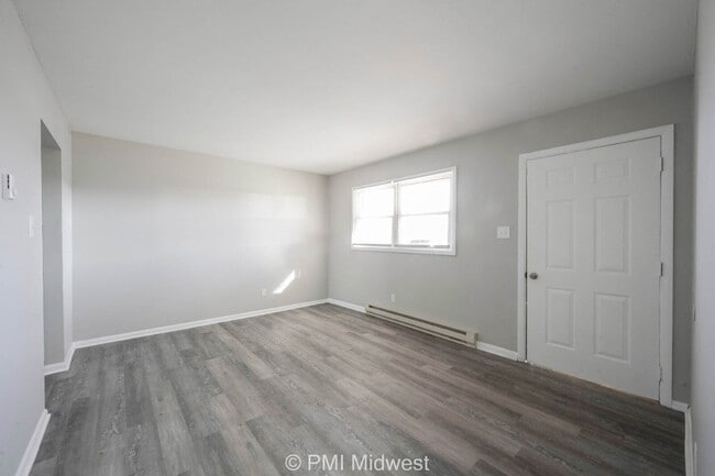 Photo - "Charming 2-Bedroom Apartment in Fountaintown – Cozy Living at 570 W U.S. 52!" Unit 6B