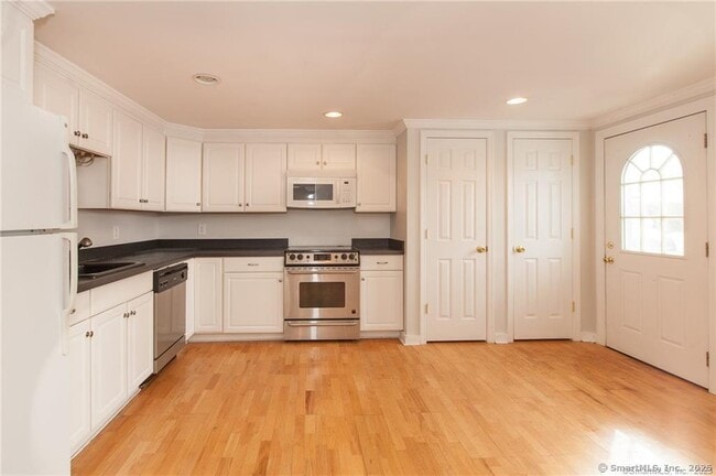 Photo - 236 Flax Hill Rd Unit 2