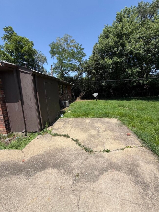 Photo - 2405 Windwood Ct