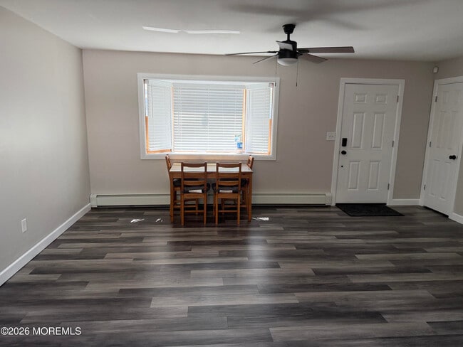 2305 Oak Tree Rd