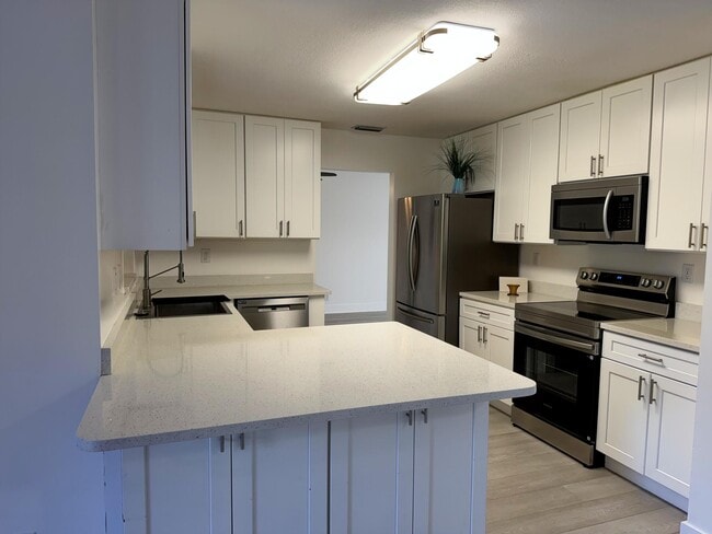 Photo - 221 Bilbao St