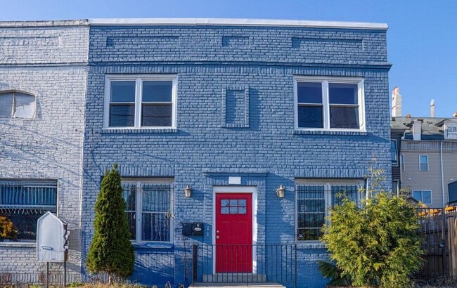 Photo - 1916 West Virginia Ave NE