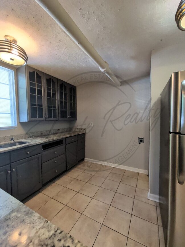 Photo - Cozy Garden Apartment in Donelson with a Spring Special! Unit McGavock Pike 250 B