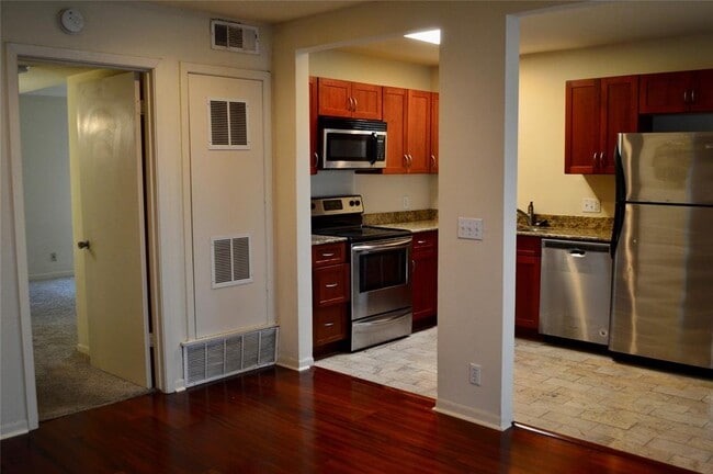 Photo - 2800 Cole St Unit 202C