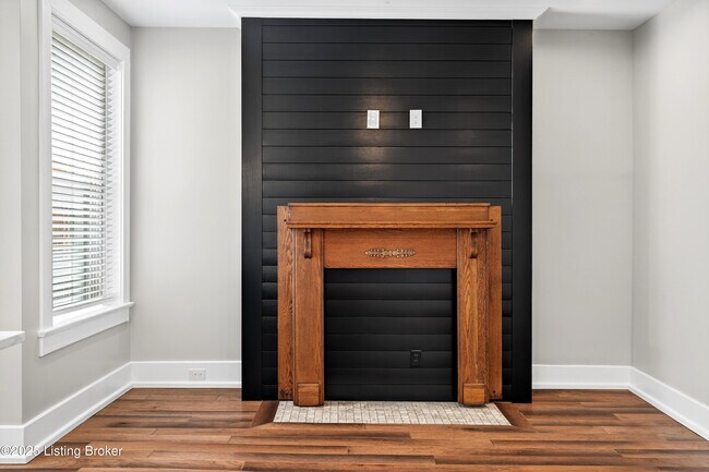 Photo - 1529 W Market St Unit 2