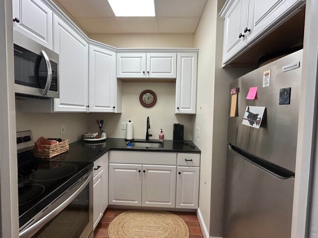 Photo - 163 Water, B-2