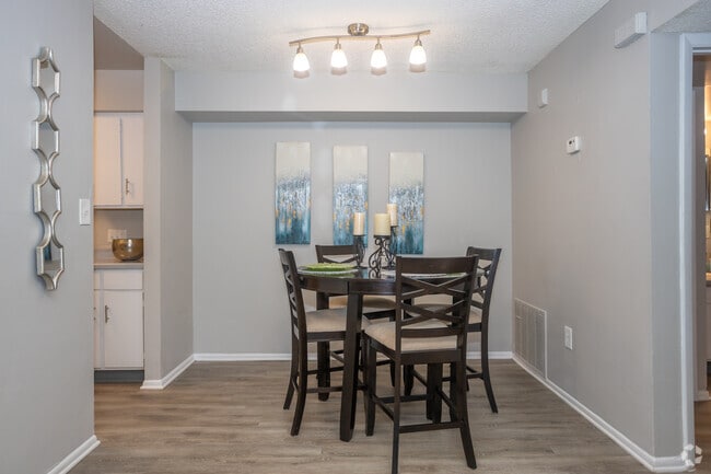 1BR, 1BA - 750SF