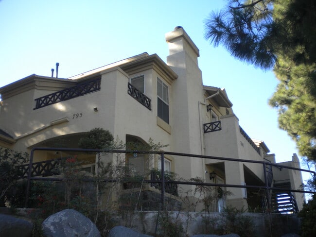Building Photo - 795 Brookstone Rd Unit 204
