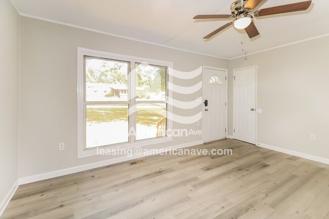 Photo - 111 Camellia Cir