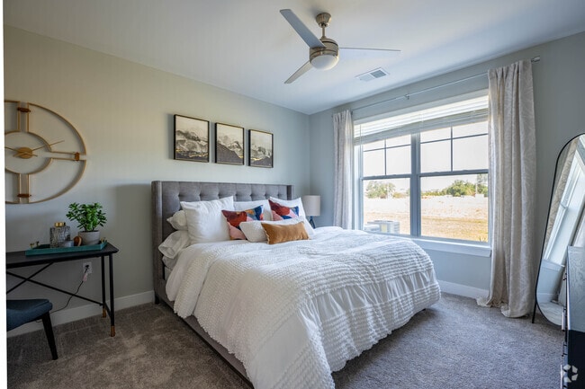 1BR, 1BA - 797SF - Bedroom