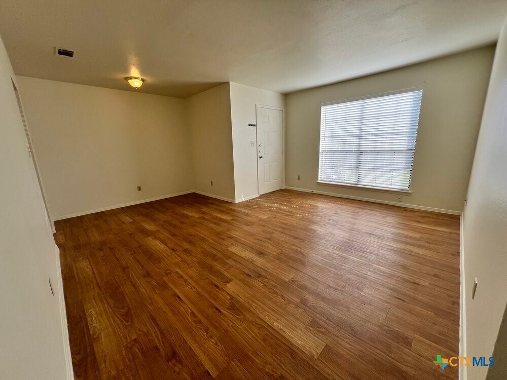 Photo - 305 Craddock Ave Townhome