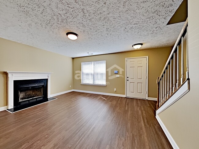 Photo - 156 Sundance Way