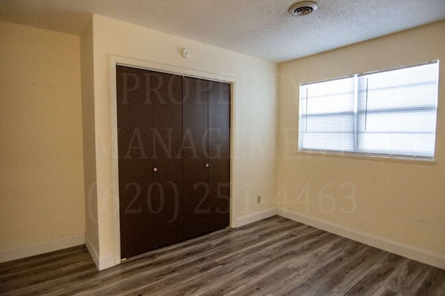 Photo - 2 Bedroom 1 Bath Coffeyville Apartment. Unidad Apartment C