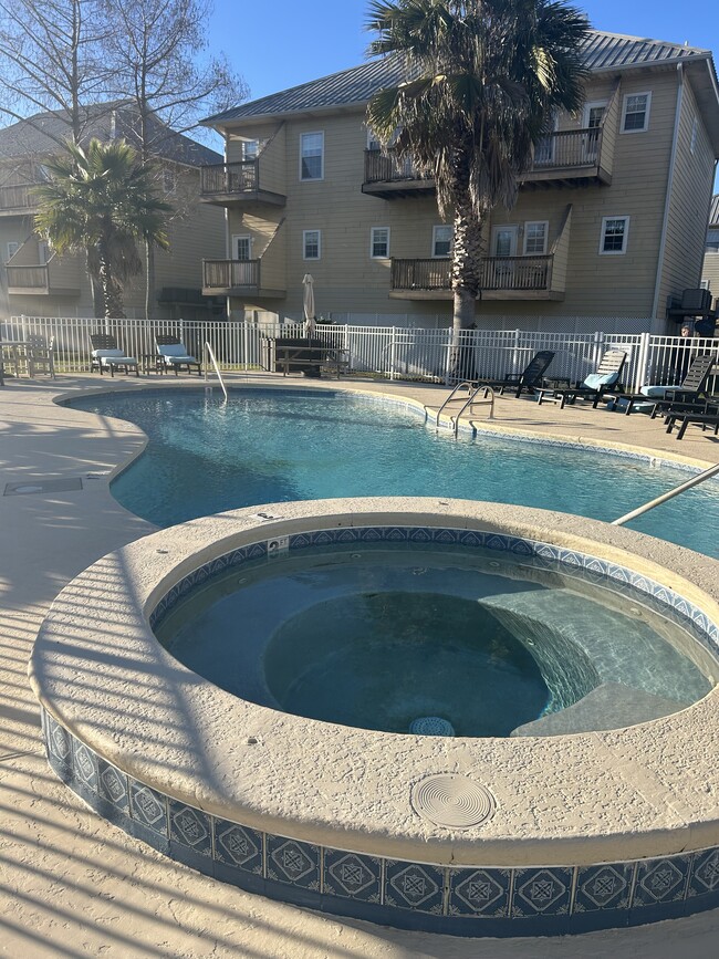 Photo - 4 Yacht Club Dr Unidad 192