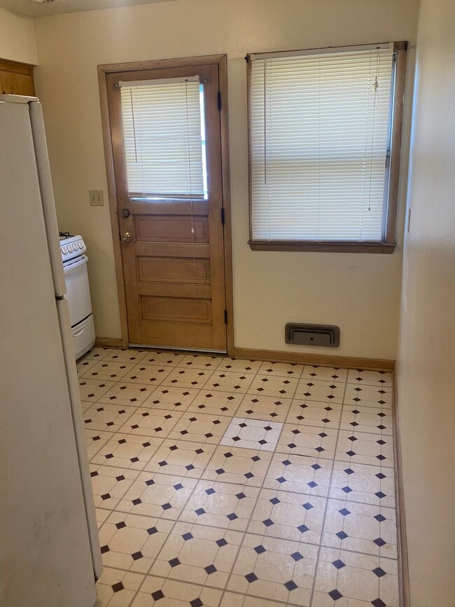 Photo - 3281 N Oakland Ave Unit 2 bedroom