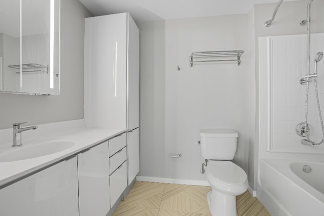 Photo - 55 E Lake St